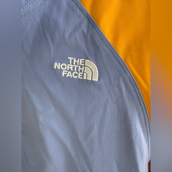 NWT • The North Face V Windbreaker • S • periwinkle gold - Picture 4 of 9